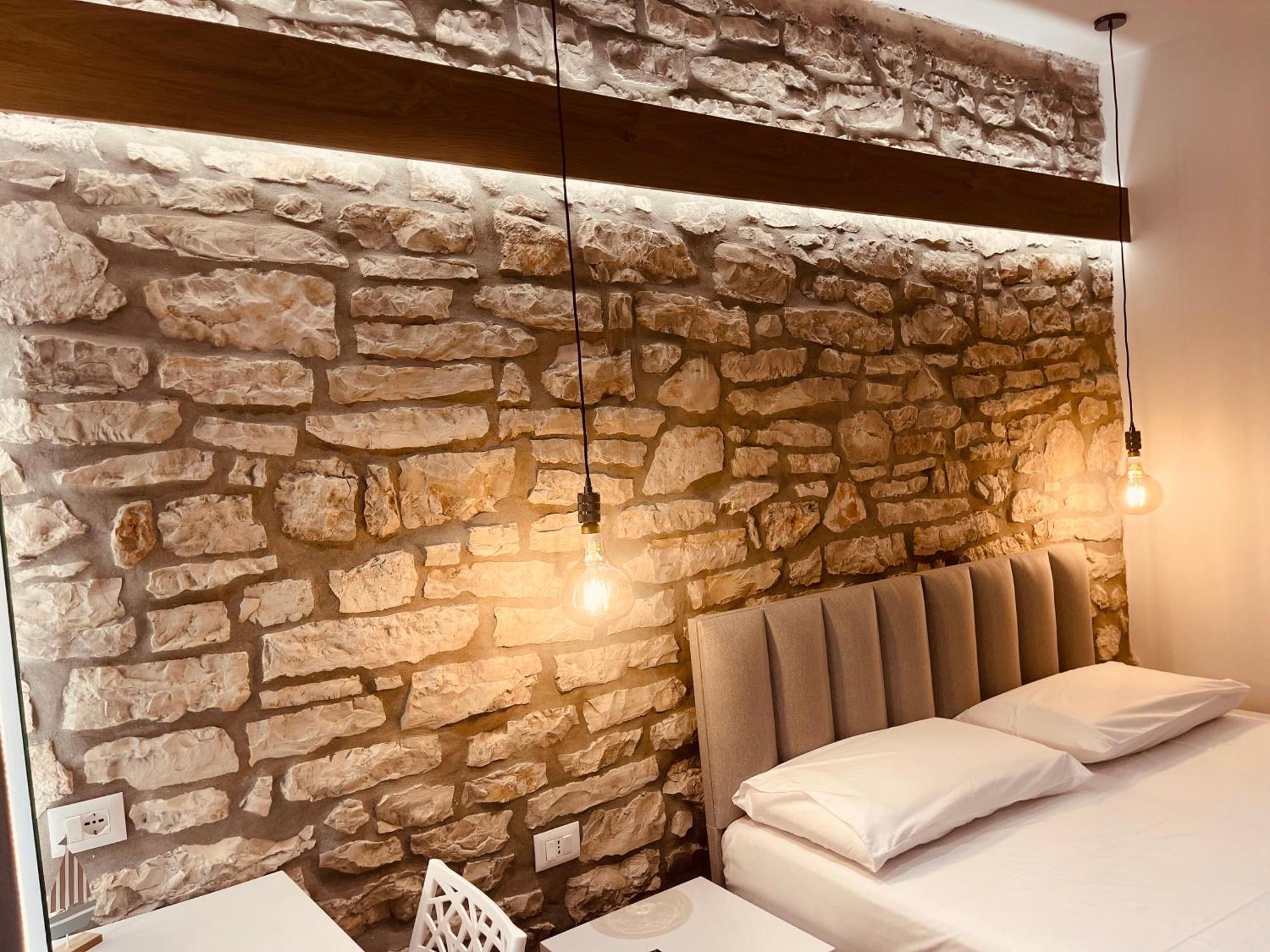 Comfort Guest Rooms Vila Hm Sarande Exterior photo