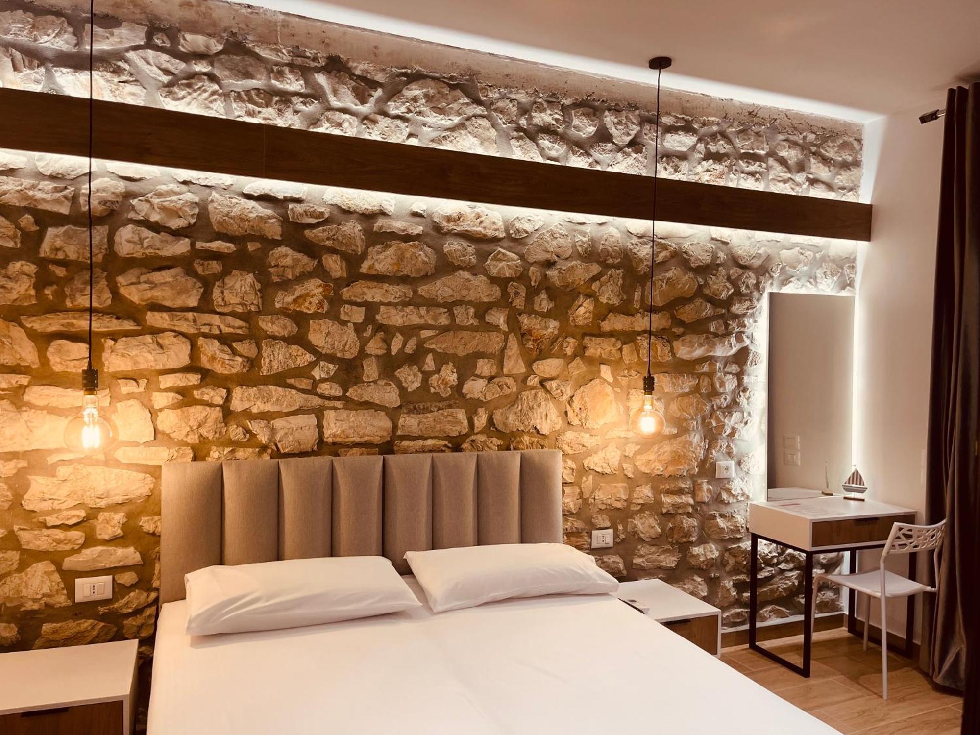 Comfort Guest Rooms Vila Hm Sarande Exterior photo